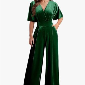 Short Sleeve Green Velvet Jumpsuit W 6-8 NWOT